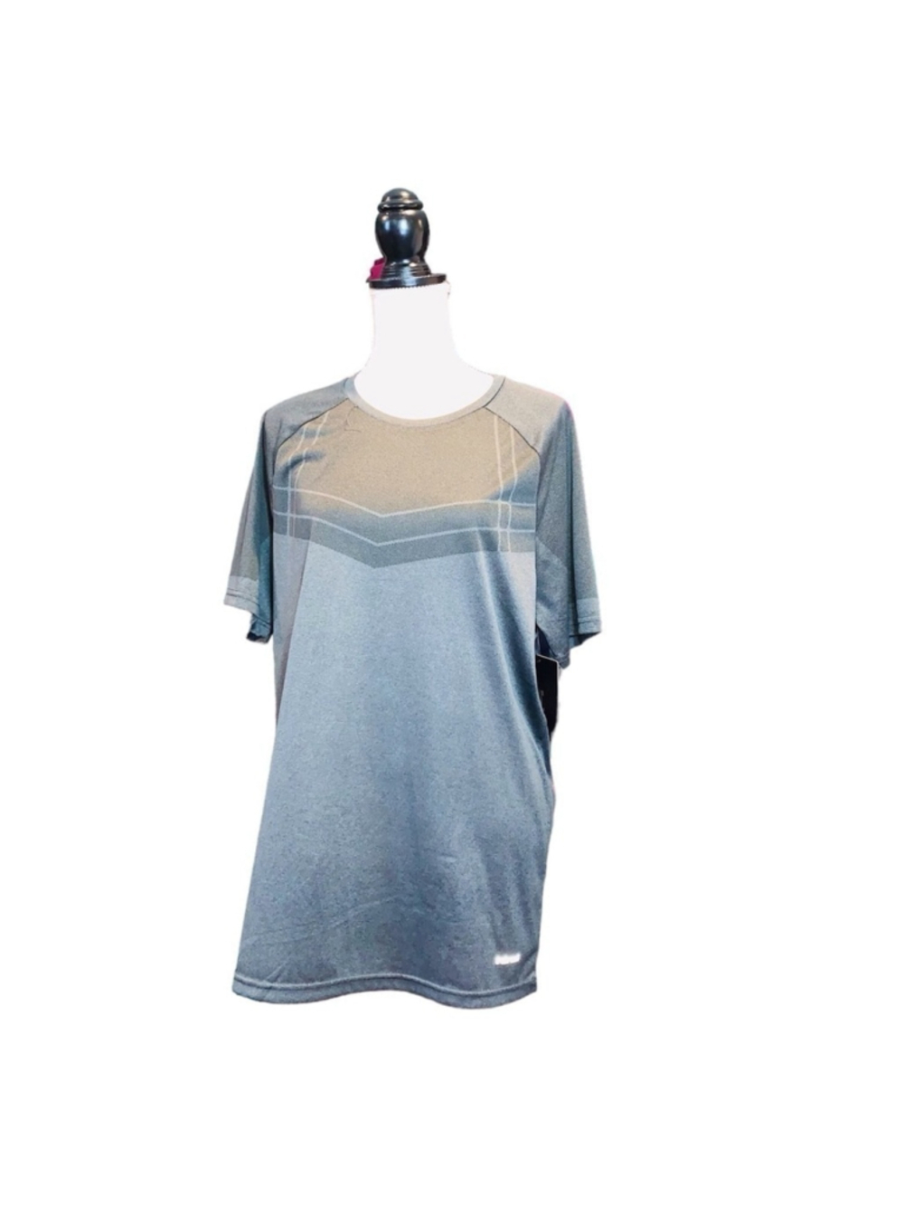 Mens Hind running shirt w reflective detailing gray size l g87